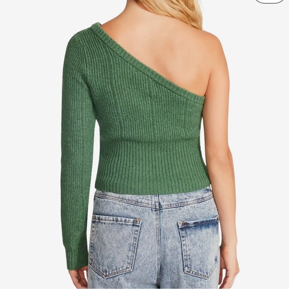 Steve Madden One Shoulder Sweater - Picture 4 of 7